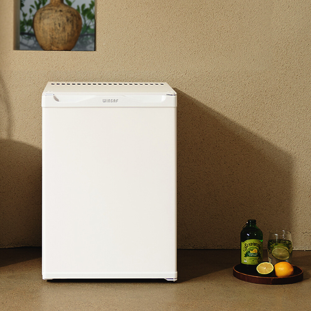 마켓Q,무소음 미니 냉장고 미니바 40L WC-40B,40W 블랙 화이트 2컬러,소음1도 없는 무소음 미니 냉장고!,윈세프,실내,음료수냉장고,술장고,화장품냉장고,미니,소형,작은,여성,선물,윈세프,미니냉장고,원룸냉장고,미니바,호텔미니바,호텔냉장고,가전/디지털/자동차 > 소형/주방/생활가전