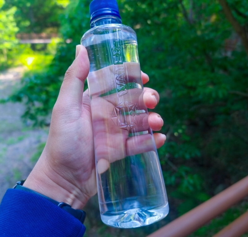 마켓Q,큐워터 블루 Q water BLUE 500ml 20병입, 나노에너지 증류수 산소수 가공음료 체질개선 빠른흡수 기능성물,증류공법으로 탄생한 순수한 에너지수로 물 클러스터가 작아 체내 흡수력이 뛰어난 산소수입니다. 미국에는 디톡스 음료로, 일본에는 치료수로, 중국에는 마시는 화장수와 미스트원료로 수출하였습니다.,,35764,큐워터, qwater, 나노수, 에너지수, 산소수, 증류수, 건강에좋은물, 고급생수, 노폐물배출, 체질개선, 빠른흡수, 디톡스음료,식품 > 생수/커피/음료/유제품
