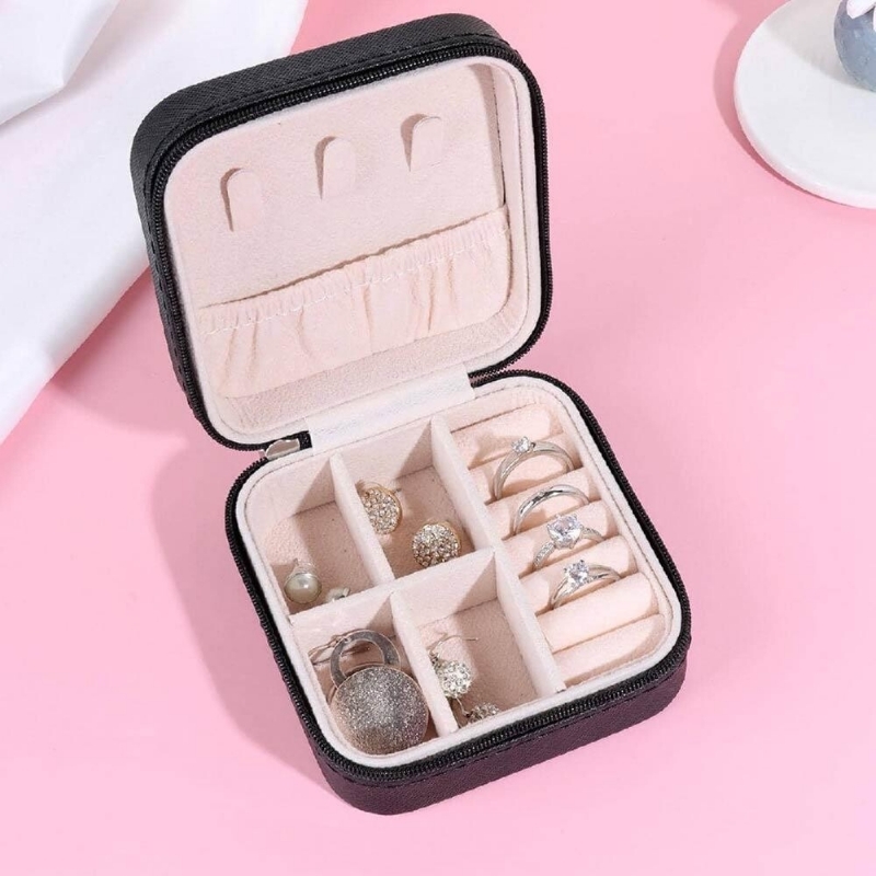 마켓Q,반지케이스 여행용 휴대용 악세사리보관함 주얼리함,여행용 휴대용 주얼리함 반지케이스 악세사리보관함,,40544,자개보석함,나전칠기보석함,보석상자,악세서리보관함,주얼리박스,귀걸이보관함,원목보석함,미니자개함,메달케이스,미니악세사리보관함,생활/건강 > 생활잡화